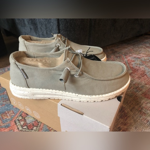 -SOLD- Hey Dude Women’s Slip on Shoes - Picture 4 of 4